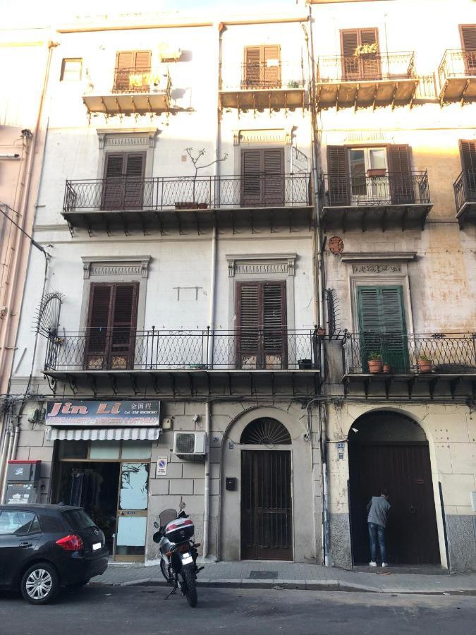 Porte Maqueda Palermo Bagian luar foto